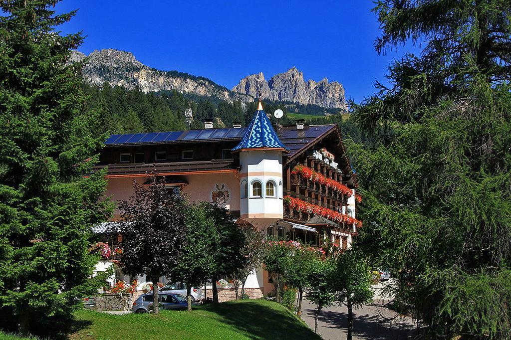 Hotel Des Alpes Soraga Ngoại thất bức ảnh